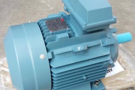 如何用剃须刀电机做小水泵（DIY小型水泵的制作方法）