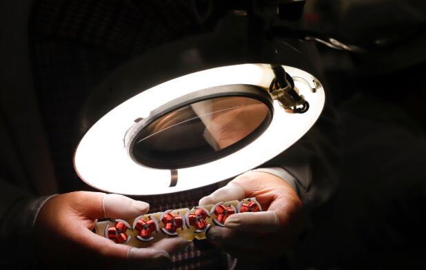 ABB制动器和电机如何连接？