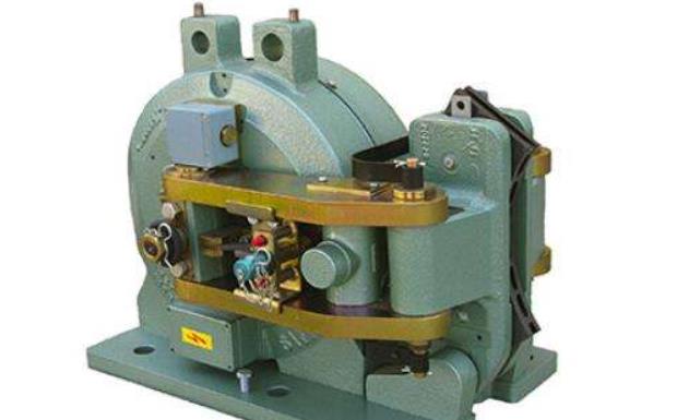 电机使用五分钟热继电器自己跳怎么办